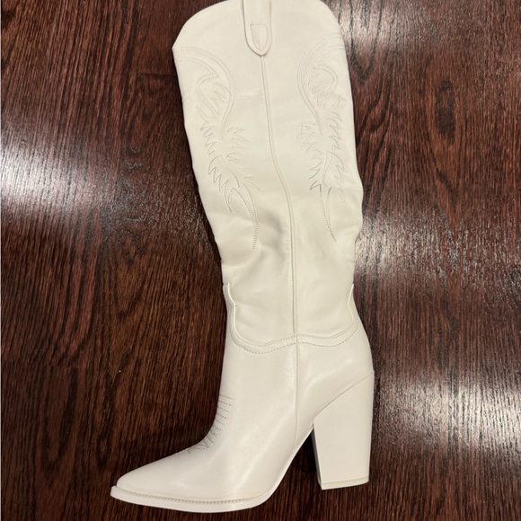 Cowboy Boots - Picture 11 of 14